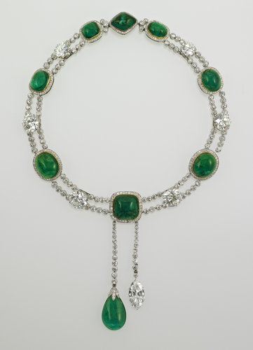 Diamond and emerald Delhi Durbar necklace. Made by Garrard and Co., 1911 for Queen Mary. Royal Collections Trust. 