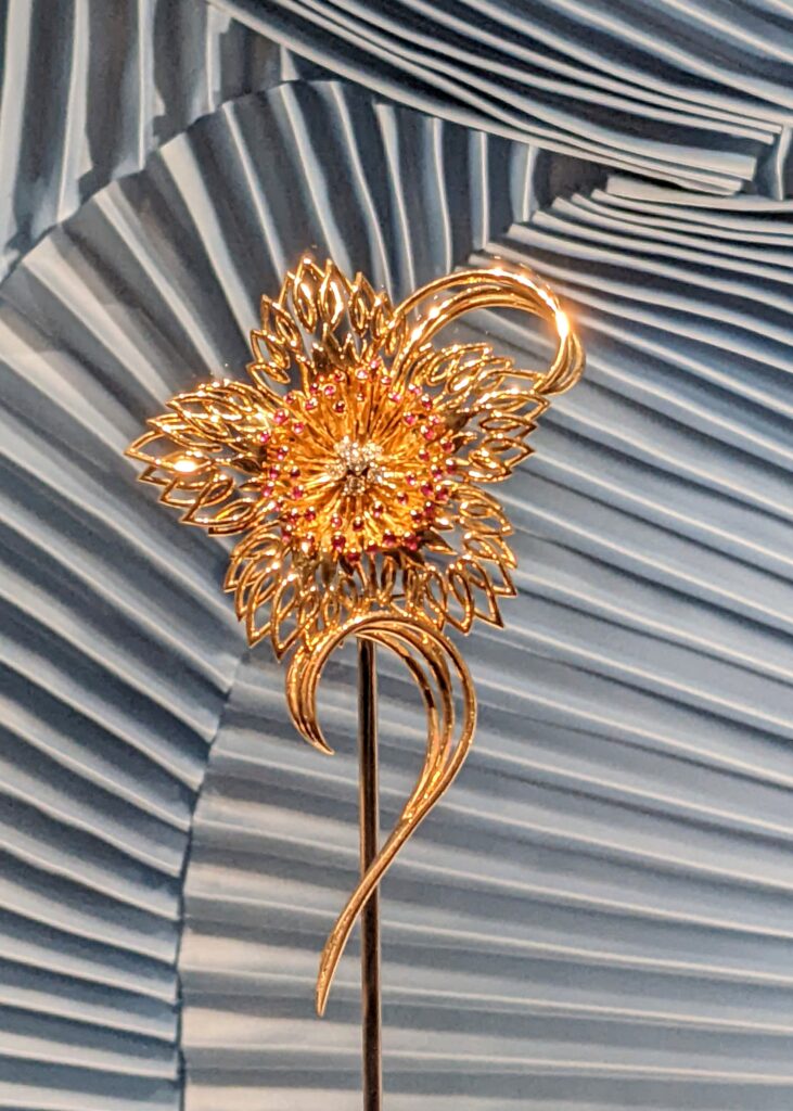 Flower clip by Van Cleef and Arpels