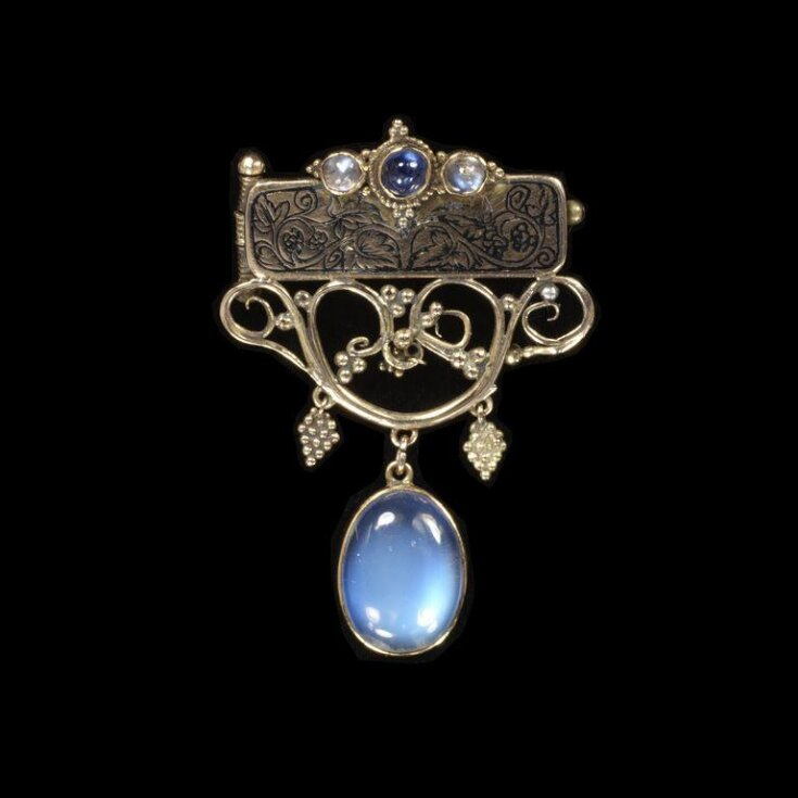 Gold, sapphire and moonstone brooch